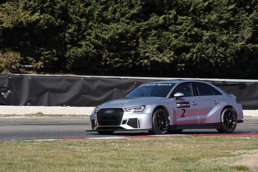  Audi RS3 LMS (8V) 2016 года  (фото 24 из 40)